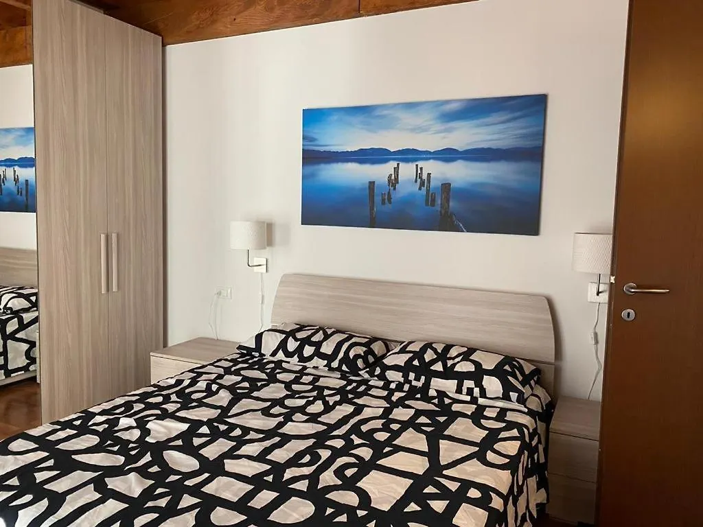Luxury Apartments The Poet In Residence With Pool Manerba del Garda Italia