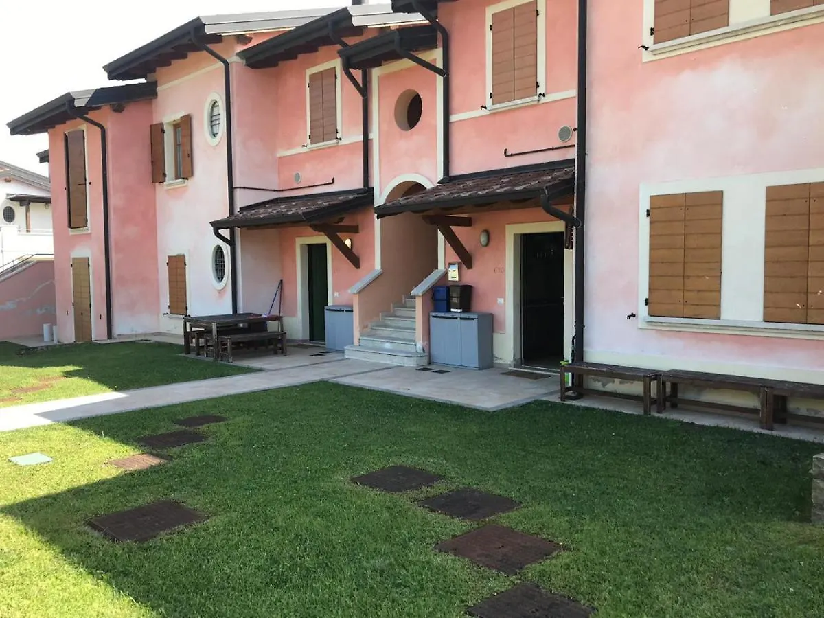 Luxury Apartments The Poet In Residence With Pool Manerba del Garda