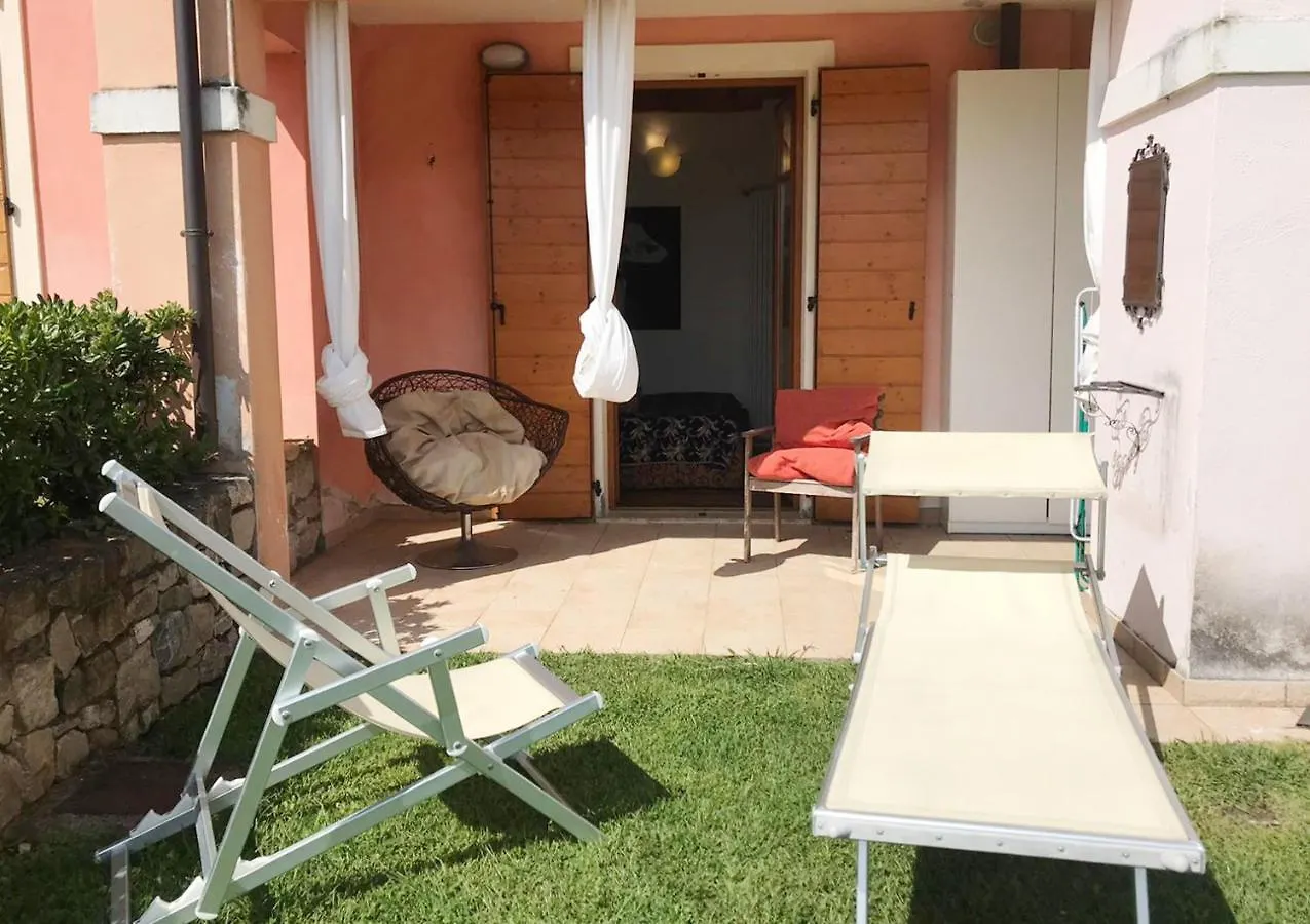 Luxury Apartments The Poet In Residence With Pool Manerba del Garda