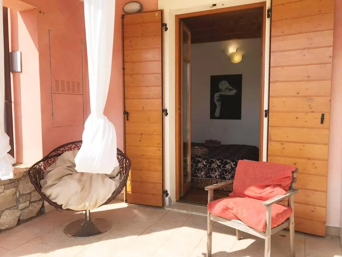 Luxury Apartments The Poet In Residence With Pool Manerba del Garda