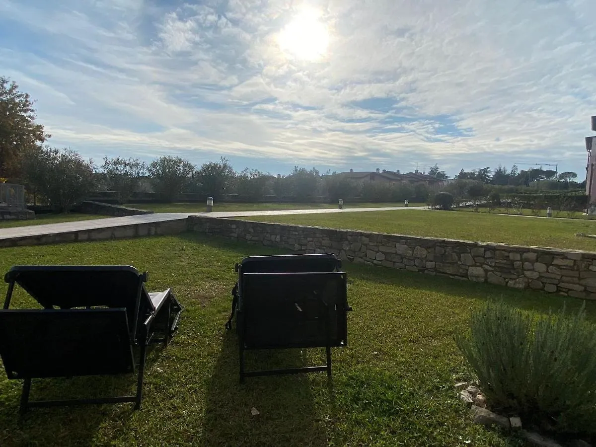 Luxury Apartments The Poet In Residence With Pool Manerba del Garda