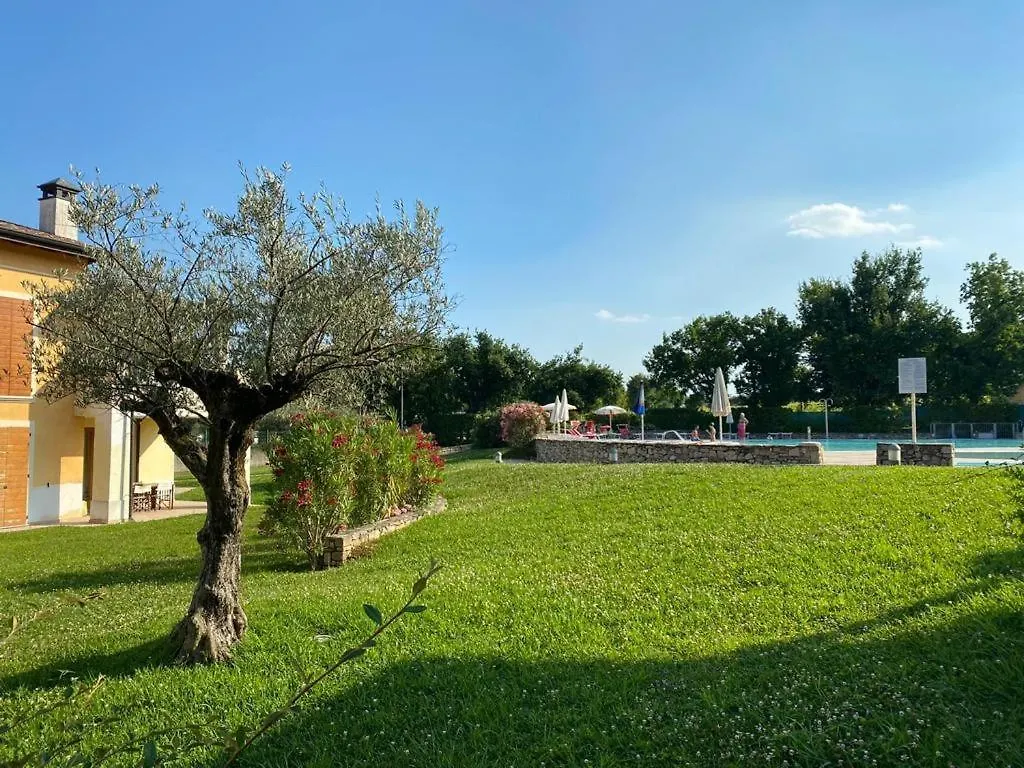 Luxury Apartments The Poet In Residence With Pool Manerba del Garda